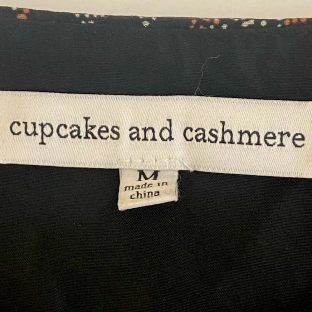 Cupcakes and Cashmere - Abstract Floral Dress Faux Wrap - size MT - Picture 6 of 11